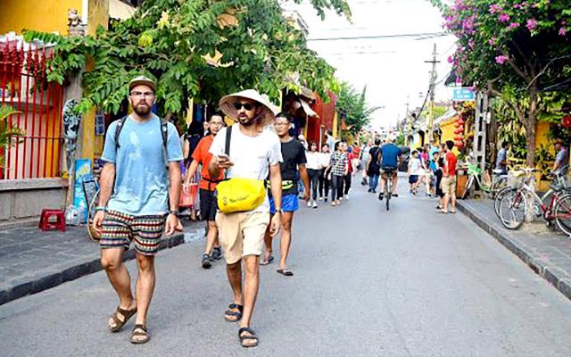 Bán lẻ hàng hóa và doanh thu dịch vụ tiêu dùng tháng 3 sôi động trở lại