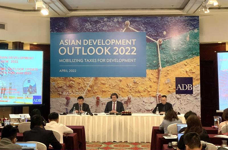 ADB đưa dự báo lạc quan về kinh tế Việt Nam năm 2022, với GDP đạt 6,5%
