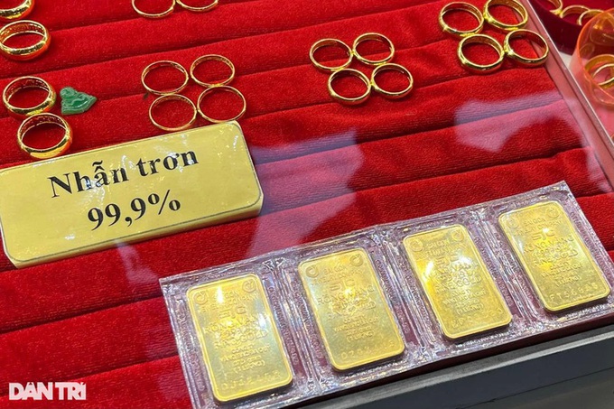 Biên độ mua - bán vàng SJC cao, người mua lỗ ngay 1 triệu đồng