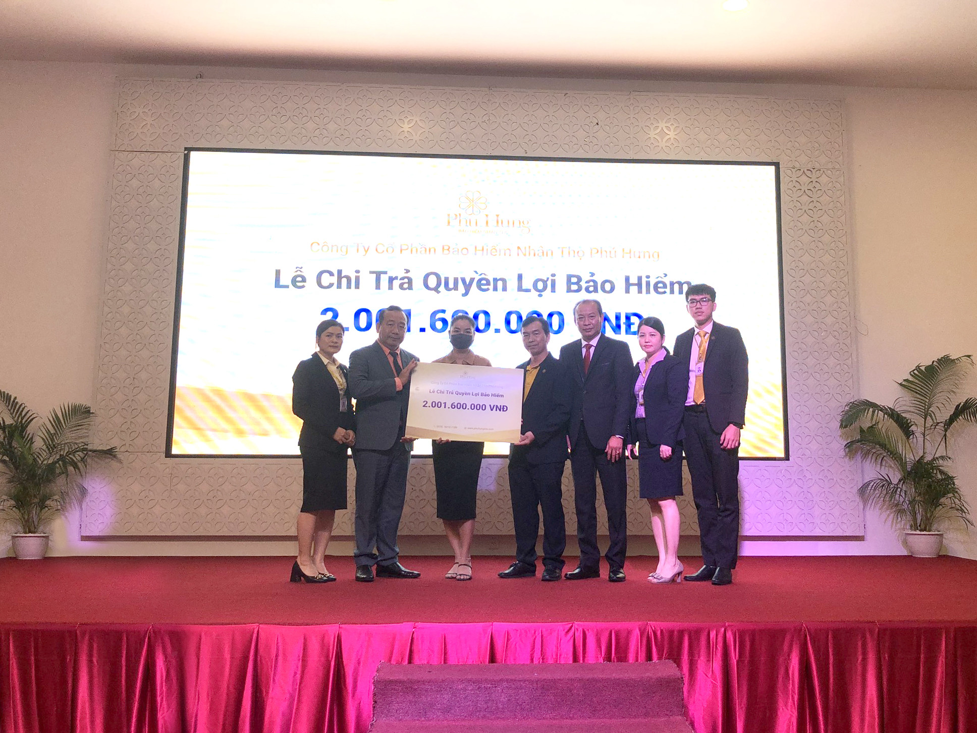 Phú Hưng Life chi trả hơn 3 tỷ đồng quyền lợi bảo hiểm cho khách hàng