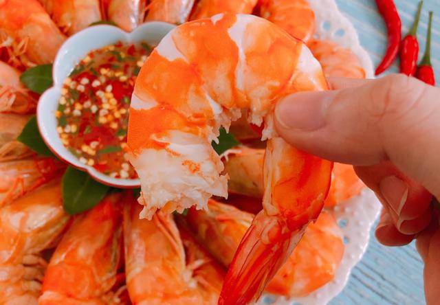Sai lầm khi cho trẻ ăn tôm mà nhiều người mắc phải