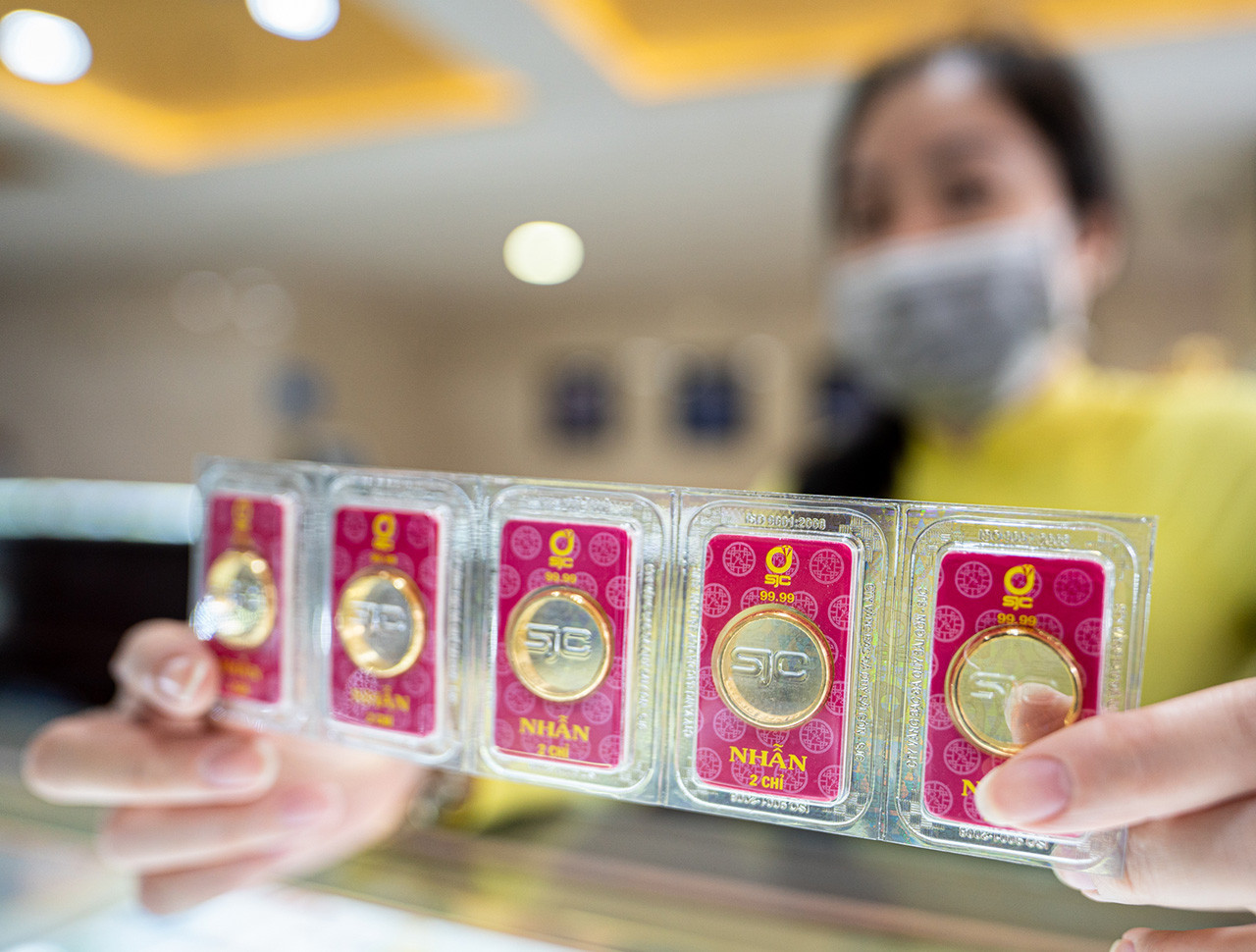 Giá vàng nhẫn hôm nay 23/12: Quay đầu giảm mạnh