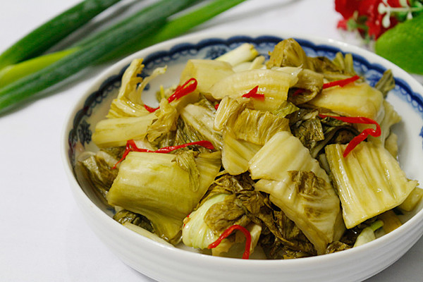 3 căn bệnh phát sinh nếu ăn nhiều dưa muối chua
