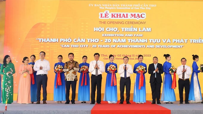Hơn 300 gian hàng tham gia Hội chợ, triển lãm TP. Cần Thơ