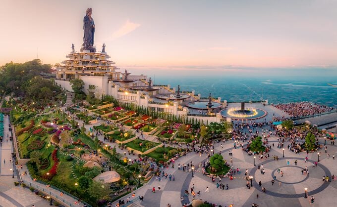 Phú Quốc, Tây Ninh đông khách du lịch trong ngày nghỉ lễ đầu tiên